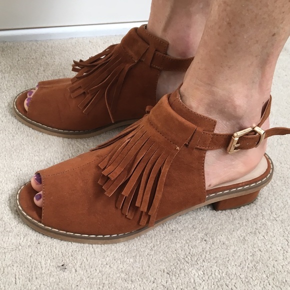 Tan suede tassel shoes size 37 - Picture 3 of 16